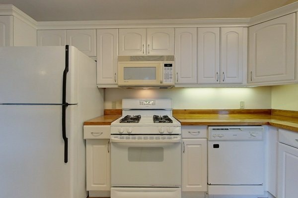 Building Photo - 9 Bedlow Ave