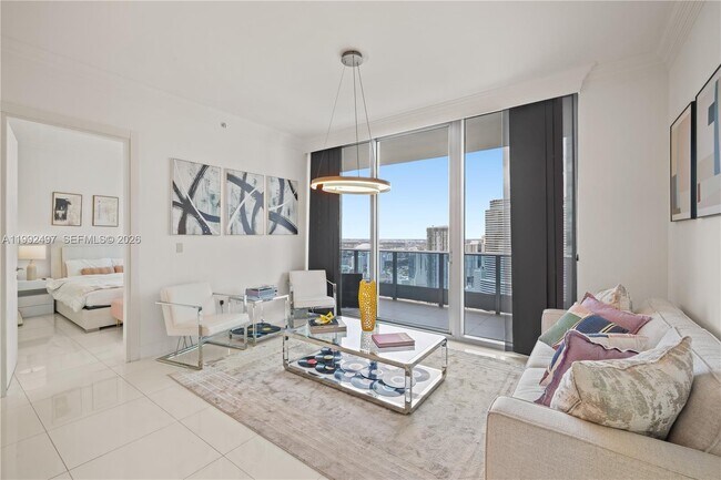 Building Photo - 200 Biscayne Blvd Way