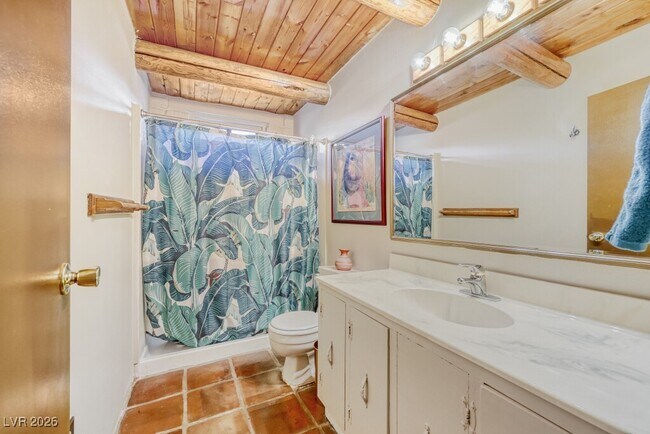 Building Photo - 1224 Sur Este Ave