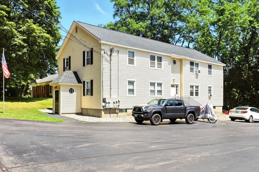 Building Photo - 859 Mammoth Rd