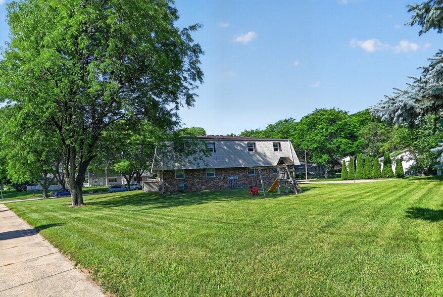 Building Photo - 5110 Pebblebrook Dr