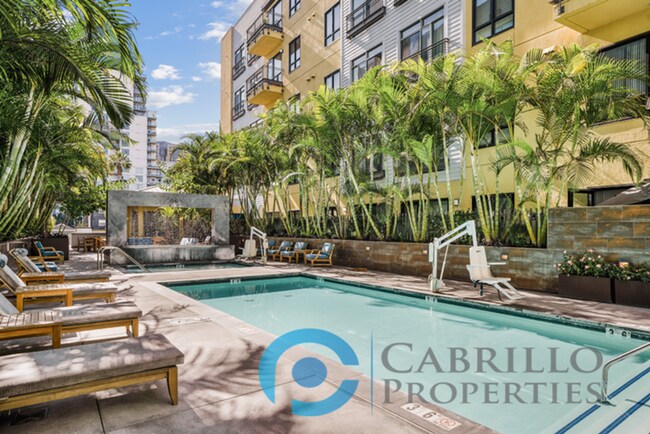 Building Photo - 889 Date St