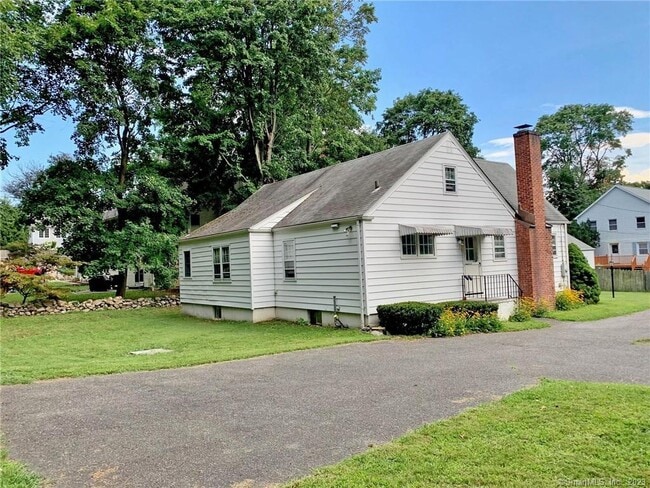 Building Photo - 2727 Boston Post Rd