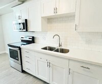 Building Photo - 31 W 1600 N