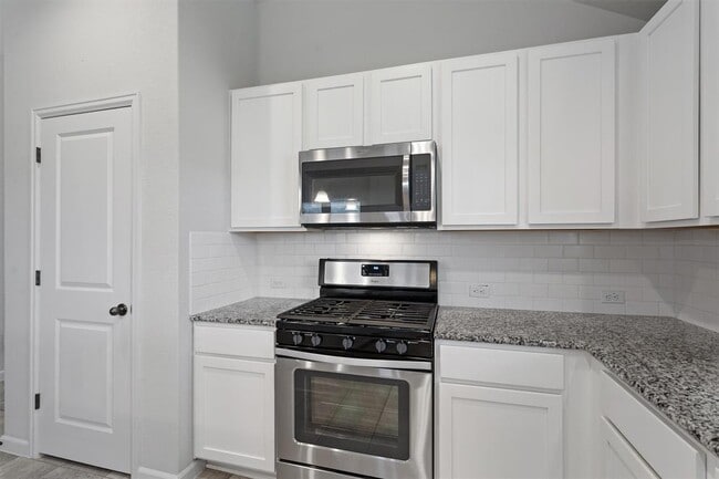 Building Photo - 221 Bridgestone Way