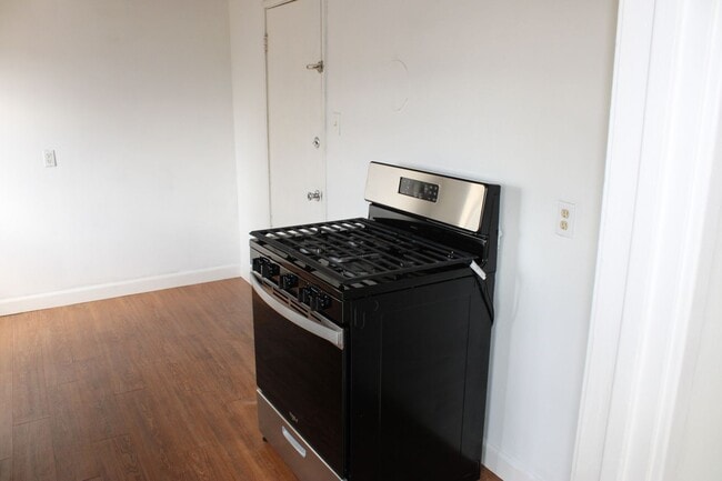 Building Photo - 3 bed 1 bath home