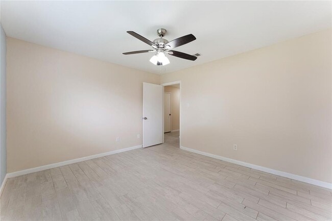Building Photo - 4907 Fairdale St