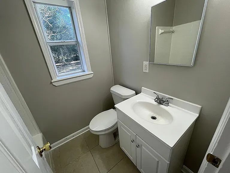 Building Photo - 4028 Loys Dr