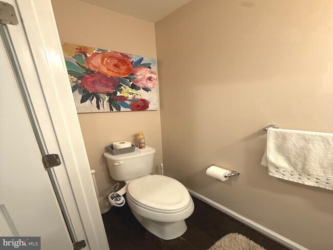 Building Photo - 210 Compass Dr