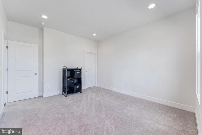 Building Photo - 23765 Fairfield Knl Ct