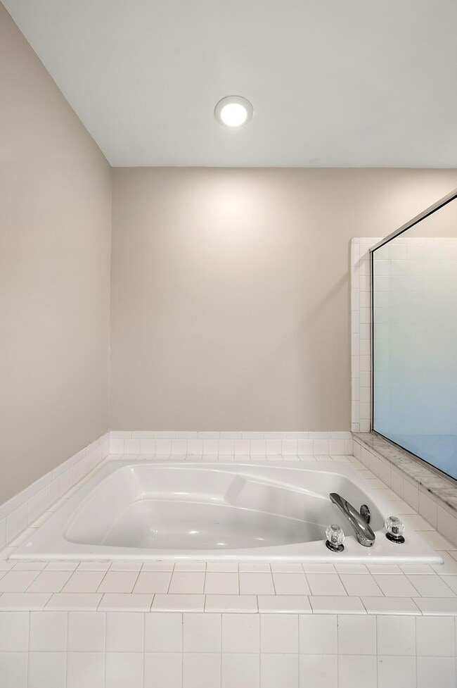 Building Photo - 28849 Hearthstone Dr