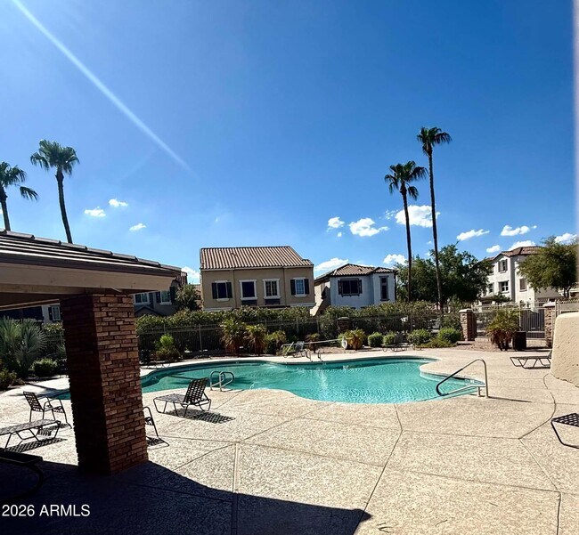 Building Photo - 1318 S Sabino Dr