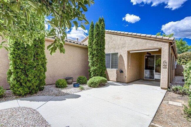 Building Photo - 3 bedroom 2 bathroom home for Rent in StoneRidge!