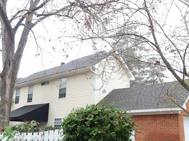 Building Photo - 3216 Castle Ct