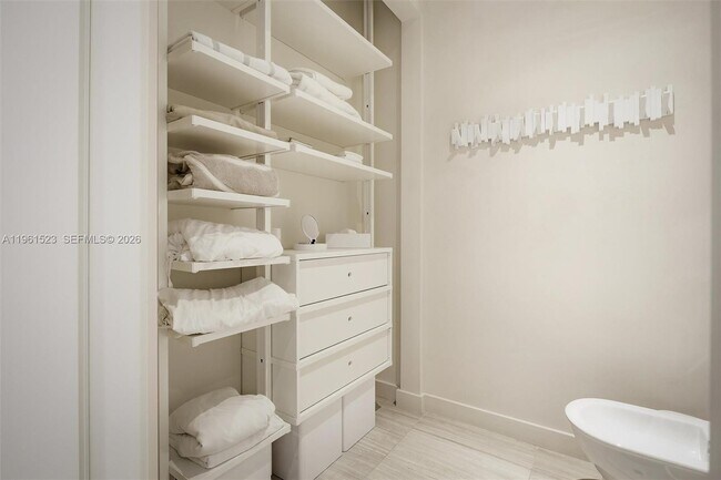 Building Photo - 4701 Meridian Ave