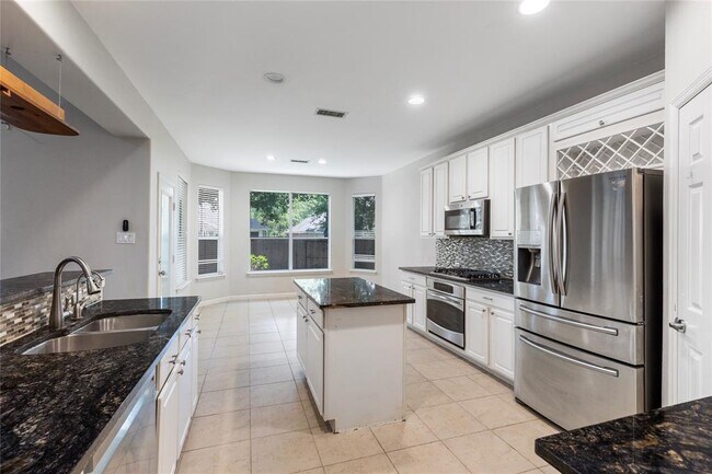 Building Photo - 11 Belcarra Pl