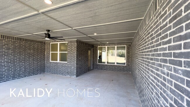 Building Photo - 17636 Salma Rd