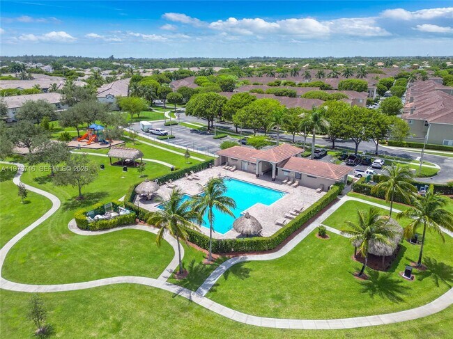 Building Photo - 2245 SE 25th Ave