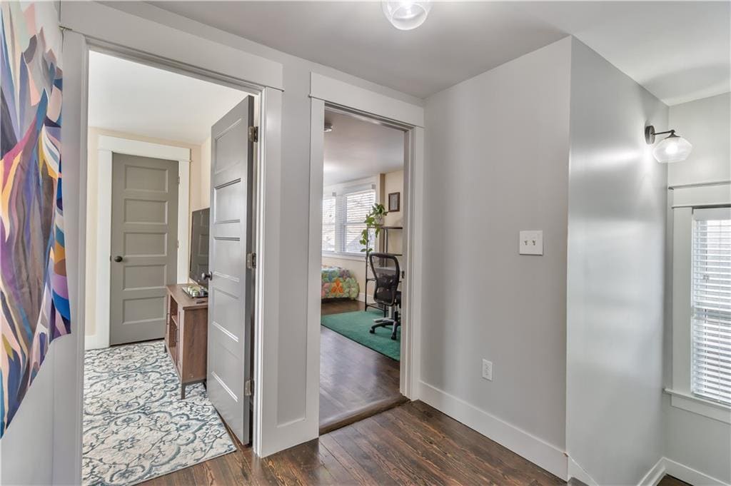 nterior-2nd floor: view of bedrooms 2 and 3 from landing - 4244 Holmes St