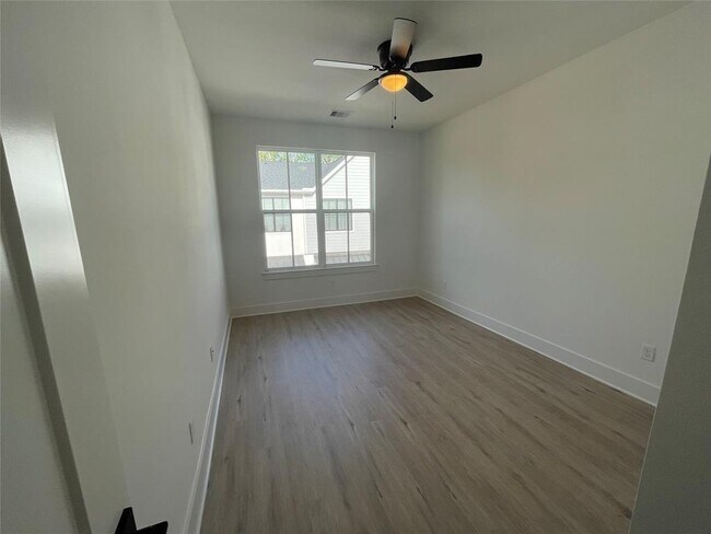 Building Photo - 6412 Highland Pine Ln