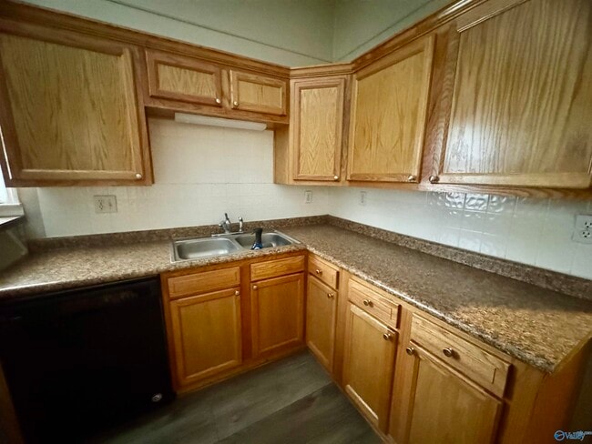 Building Photo - 1109 Humes Ave NE