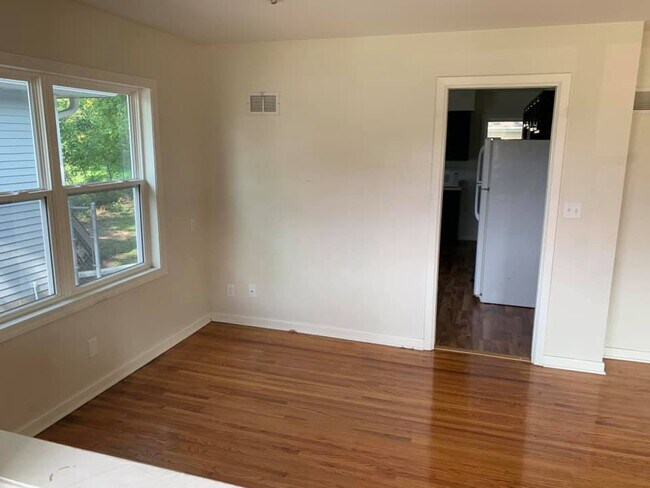 Building Photo - 1217 Highland Ave