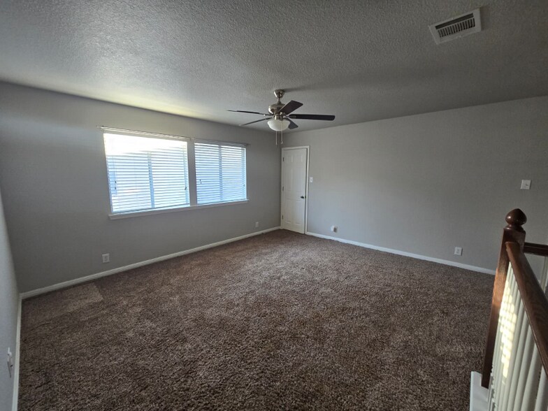 Building Photo - 426 Sorenstam Way