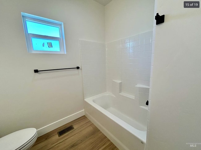 Building Photo - 1465 Mateo Ave