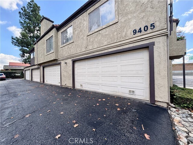 Building Photo - 9405 Mesa Verde Dr