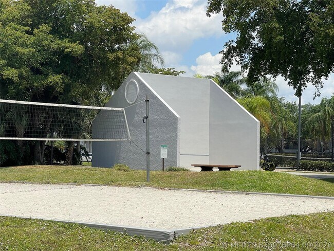 Building Photo - 731 Lyons Rd