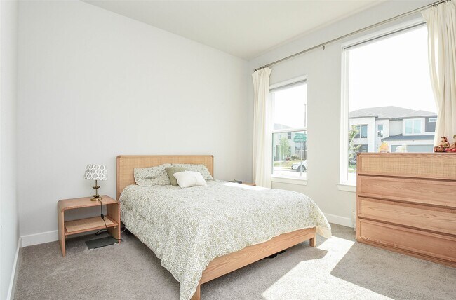 Building Photo - 8906 Luddenham Lilac Ln