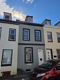 Building Photo - 3 Bedroom 1 Bath Home Available for Rent