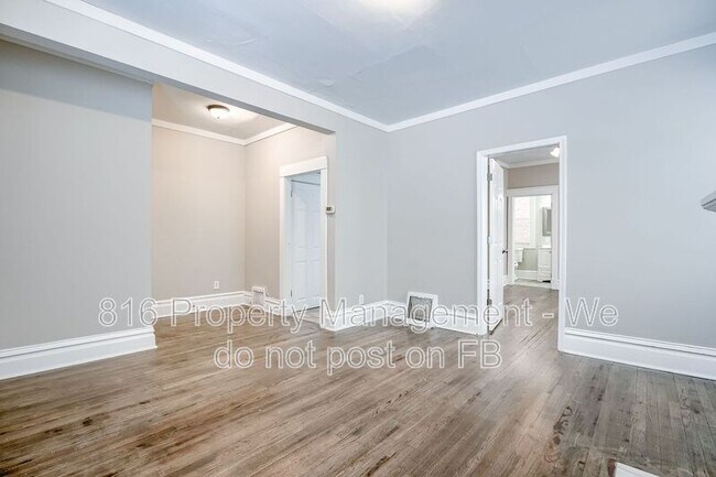 Building Photo - 800 E 33rd St