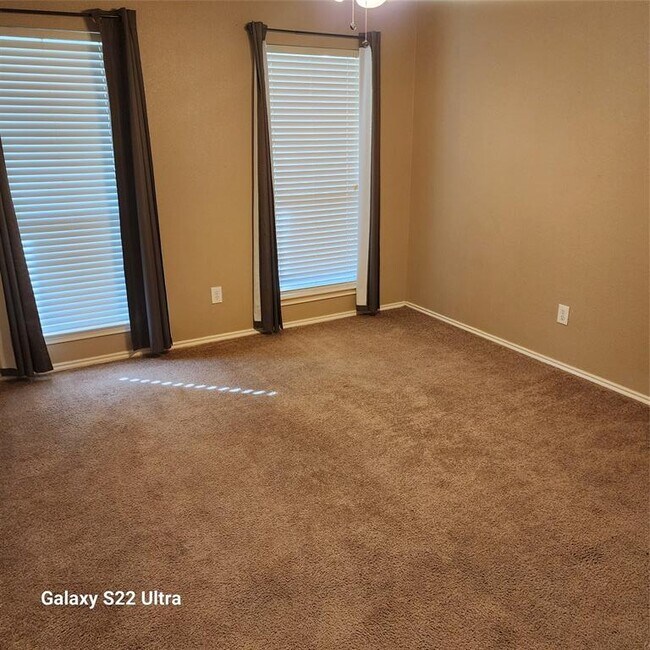 Building Photo - 2341 Bluffstone Dr