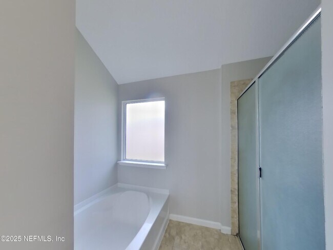 Building Photo - 495 Apple Creek Dr