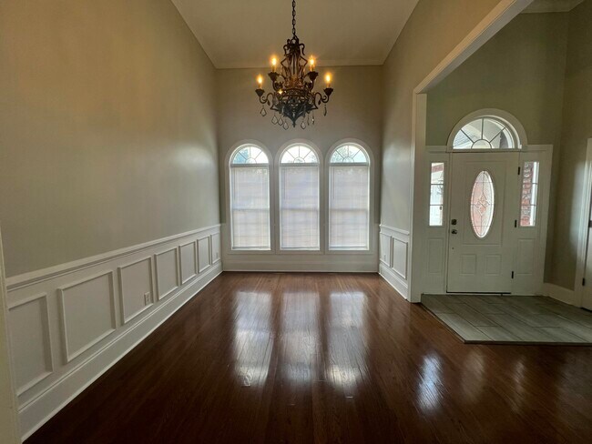 Building Photo - 2105 Harborview Dr