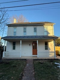 Building Photo - 960 Maple St