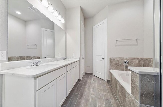 Building Photo - Brand New 3 Story Townhome