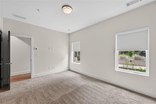 Building Photo - 1214 Chelsea Cir NW