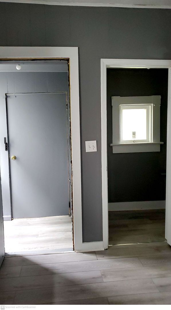 Building Photo - 1/2 off! (HALF OFF) 2nd month rent! Beautiful 3 bed 1.5 bath and ready for your move in