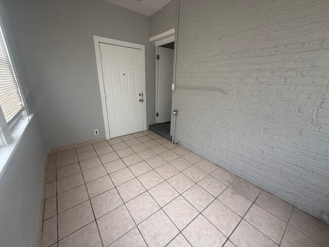 Building Photo - 5319 W Fullerton Ave