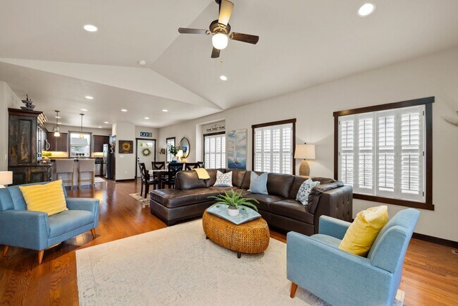 Building Photo - 3 Bedroom, 1.75 Bathroom Home in The Village at Lake Chelan