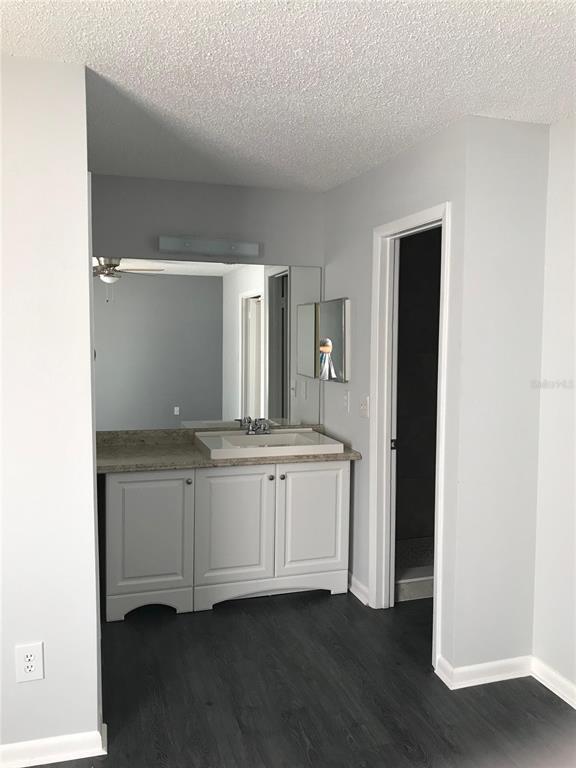 Building Photo - 11141 Essex Ridge Ct