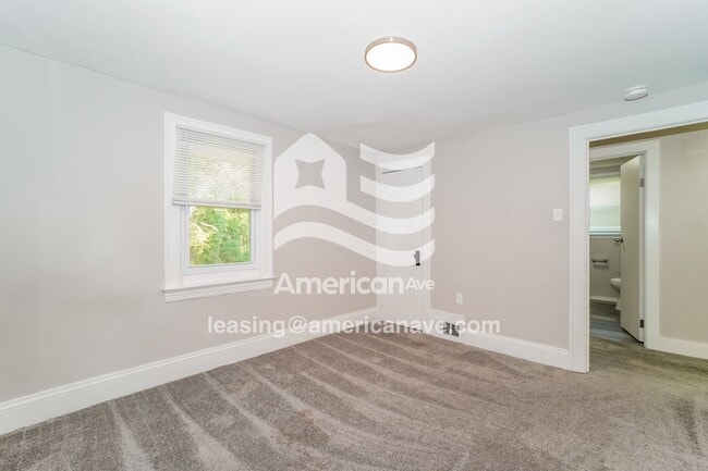 Building Photo - 384 Grace Ave