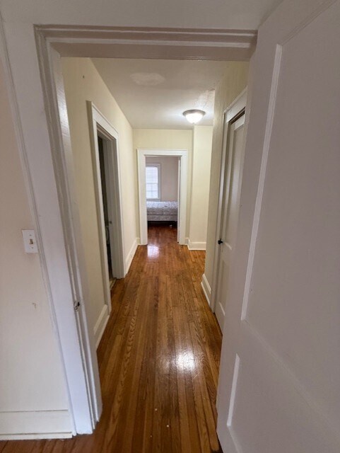 Building Photo - 160 20th St NE