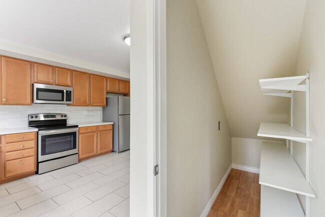 Building Photo - 209 Valley Oak Plaza