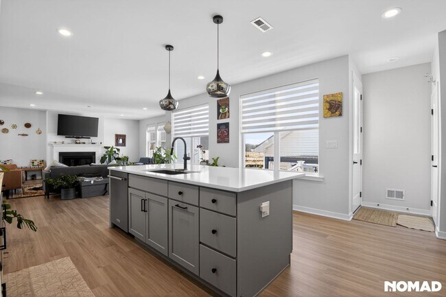 Building Photo - 139 S Lore's Landing Rd