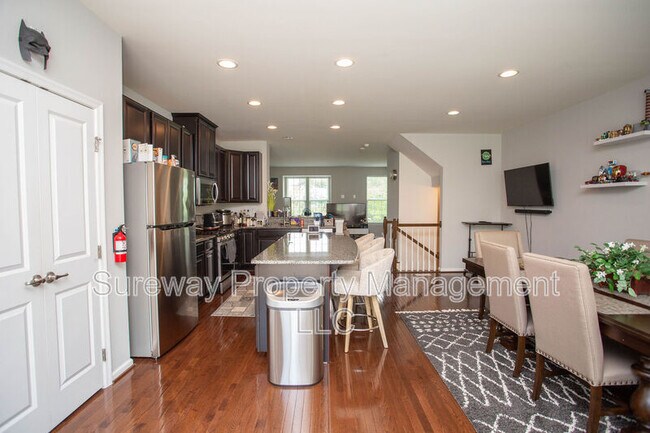 Building Photo - 172 Fela Dr