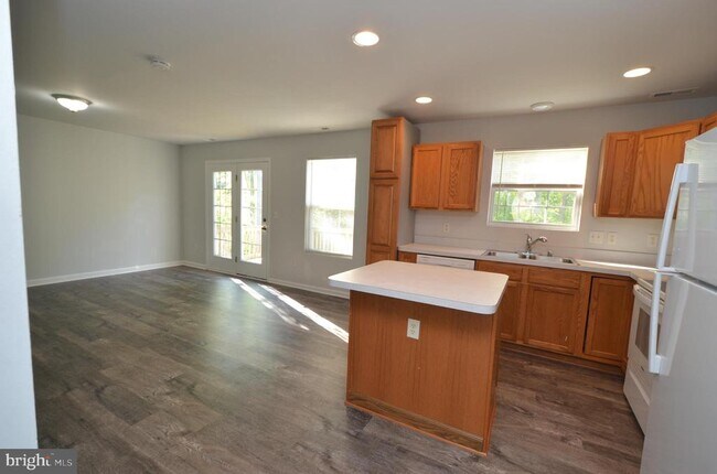 Building Photo - 1161 Gwynne Ave