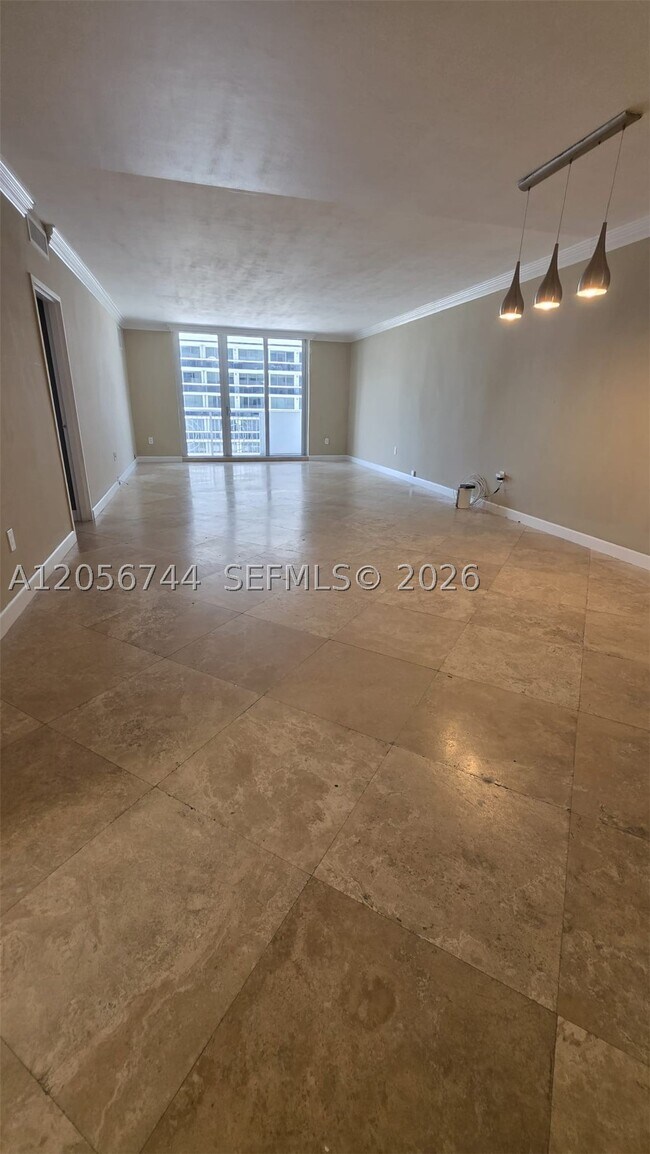 Building Photo - 5825 Collins Ave